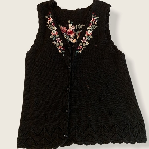 Vintage Black V-neck Sleeveless Sweater Vest W/Embroidered Flowers Sz Medium - Picture 2 of 6